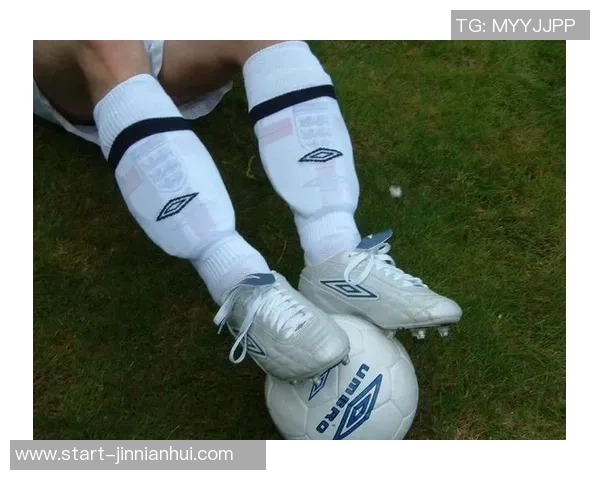 足球袜奴微博分享独特足球文化与潮流穿搭理念的精彩瞬间